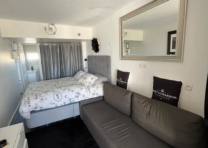 Port Nature 2 Coursives Sud * アグド